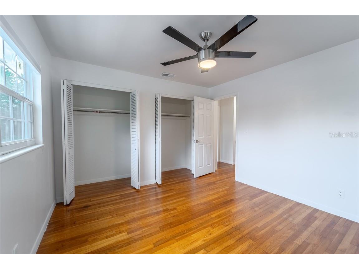 8477 14th St N Saint Petersburg FL 33702 TB8432392 image16