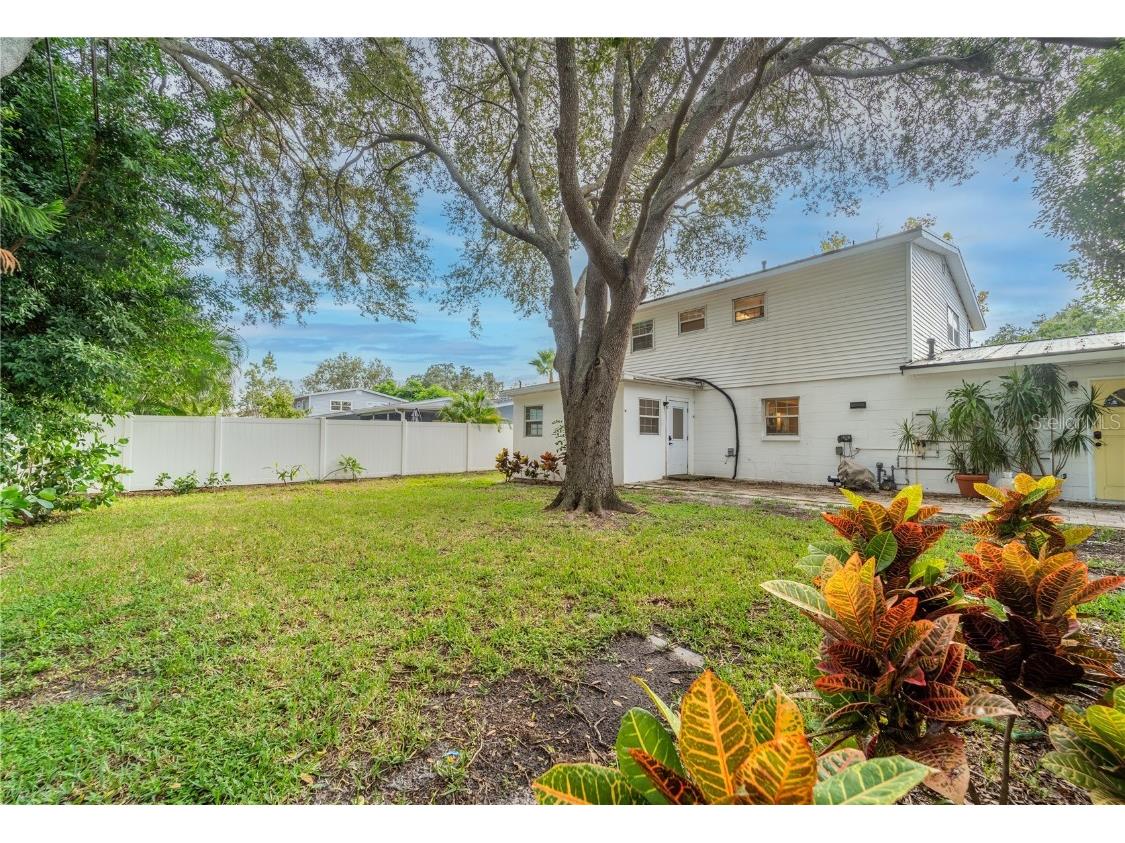 8477 14th St N Saint Petersburg FL 33702 TB8432392 image19