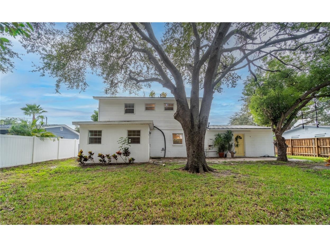 8477 14th St N Saint Petersburg FL 33702 TB8432392 image20