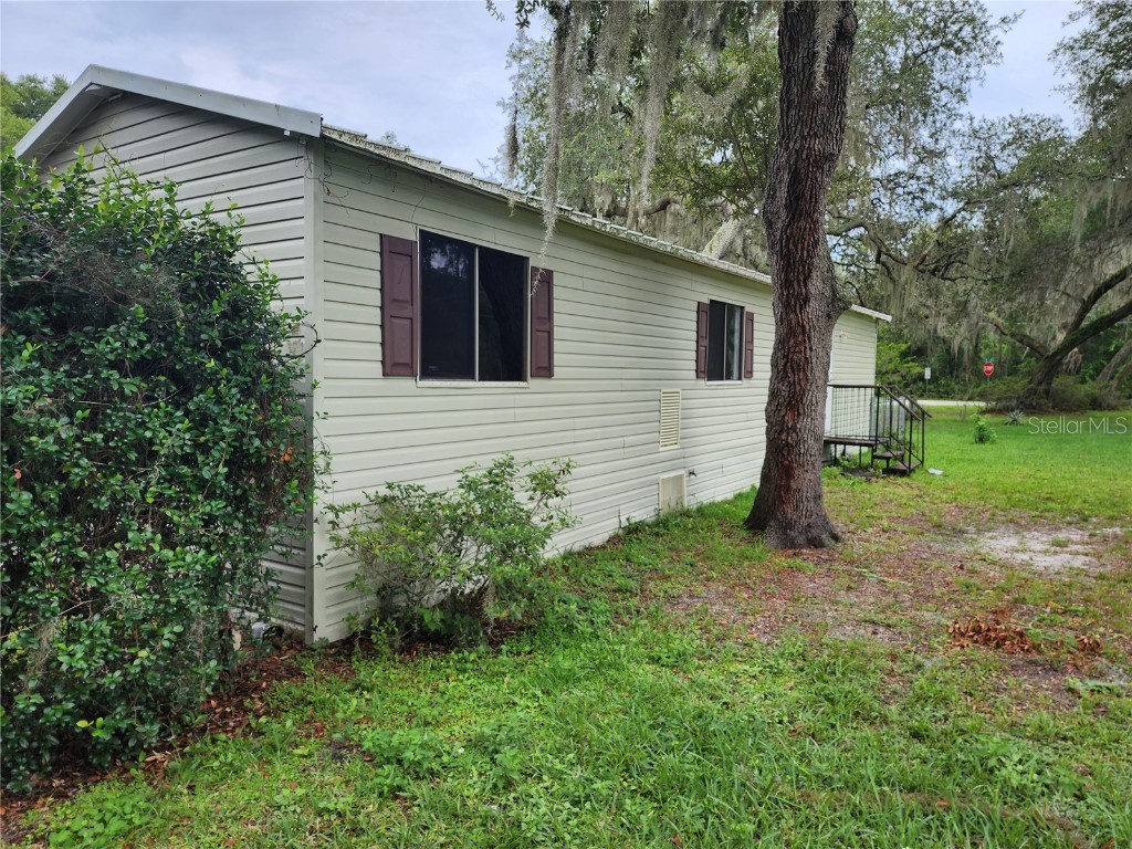 848 Cr 484a Lake Panasoffkee FL 33538 U8207206 image1