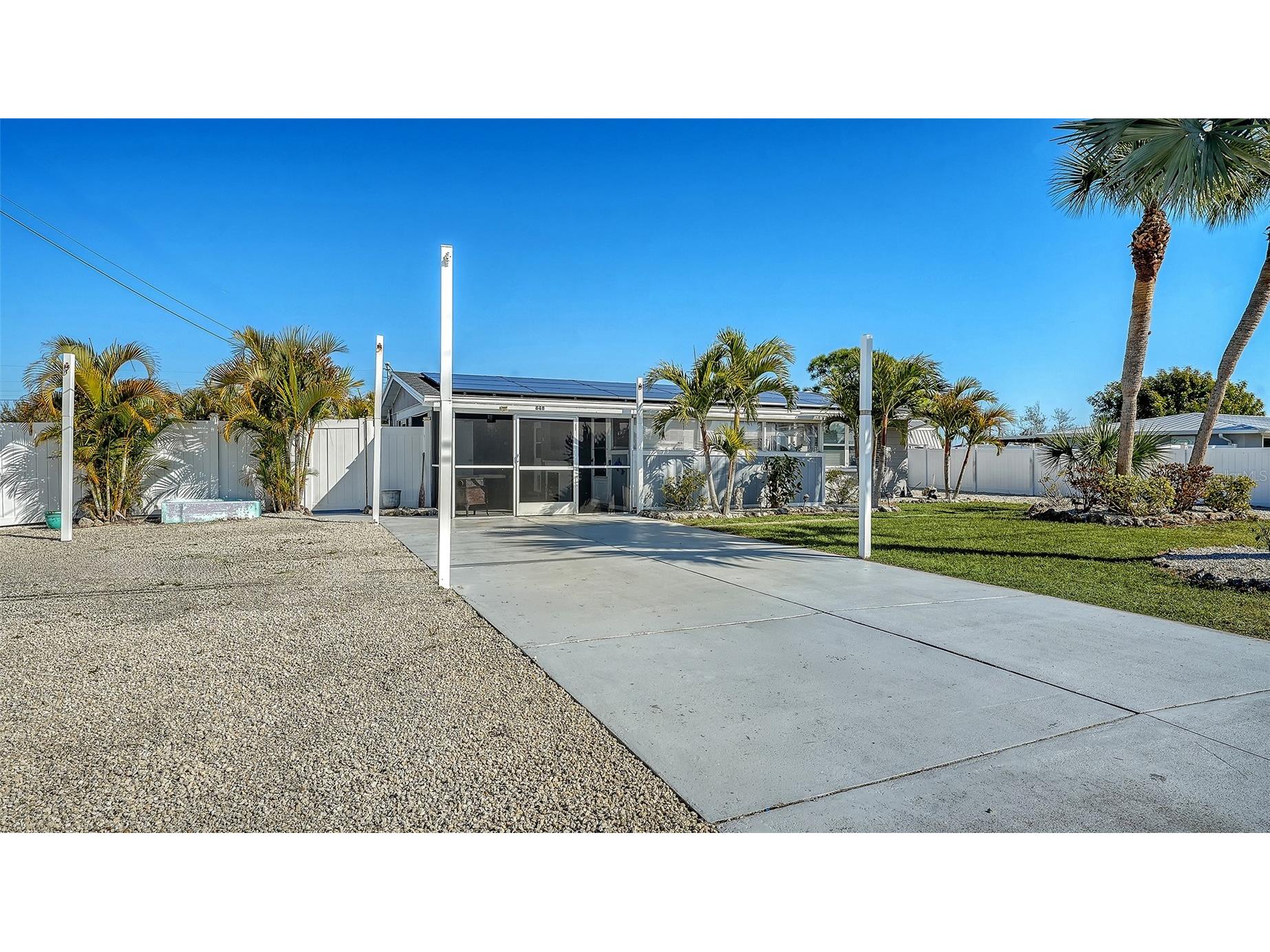 848 E 4th Street Englewood FL 34223 A4678239 image8