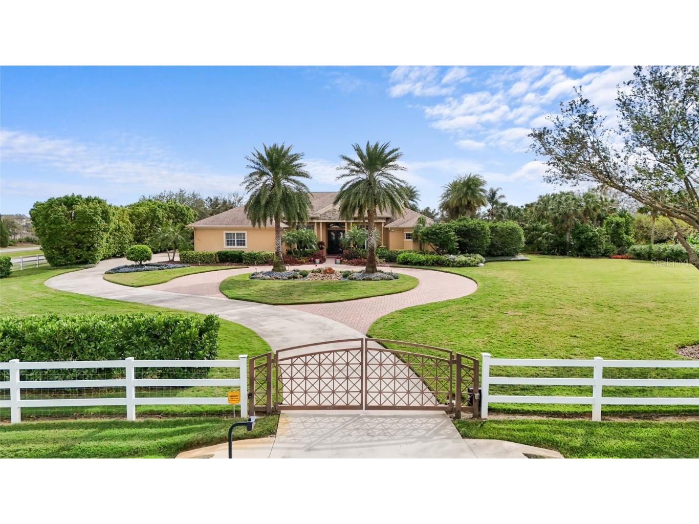 8480 Big Buck Lane Sarasota FL 34240 A4628787 image1