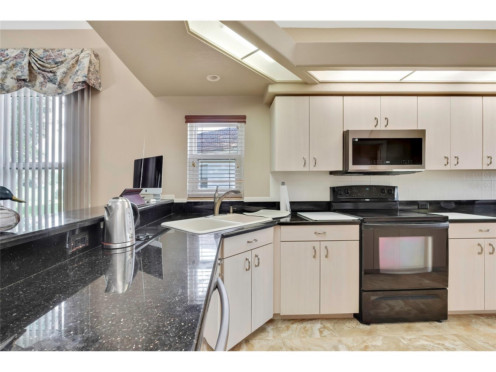 8480 Maybelle Drive Weeki Wachee FL 34613 W7886134 image12