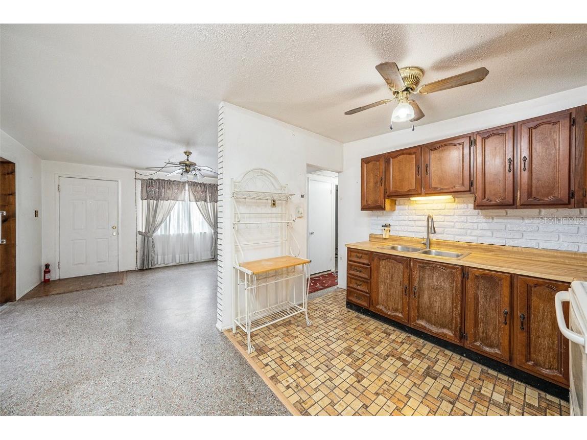 8481 93rd Avenue Seminole FL 33777 TB8443513 image13