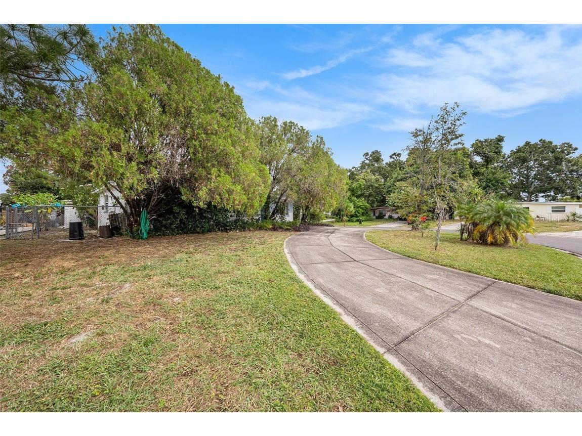 8481 93rd Avenue Seminole FL 33777 TB8443513 image2