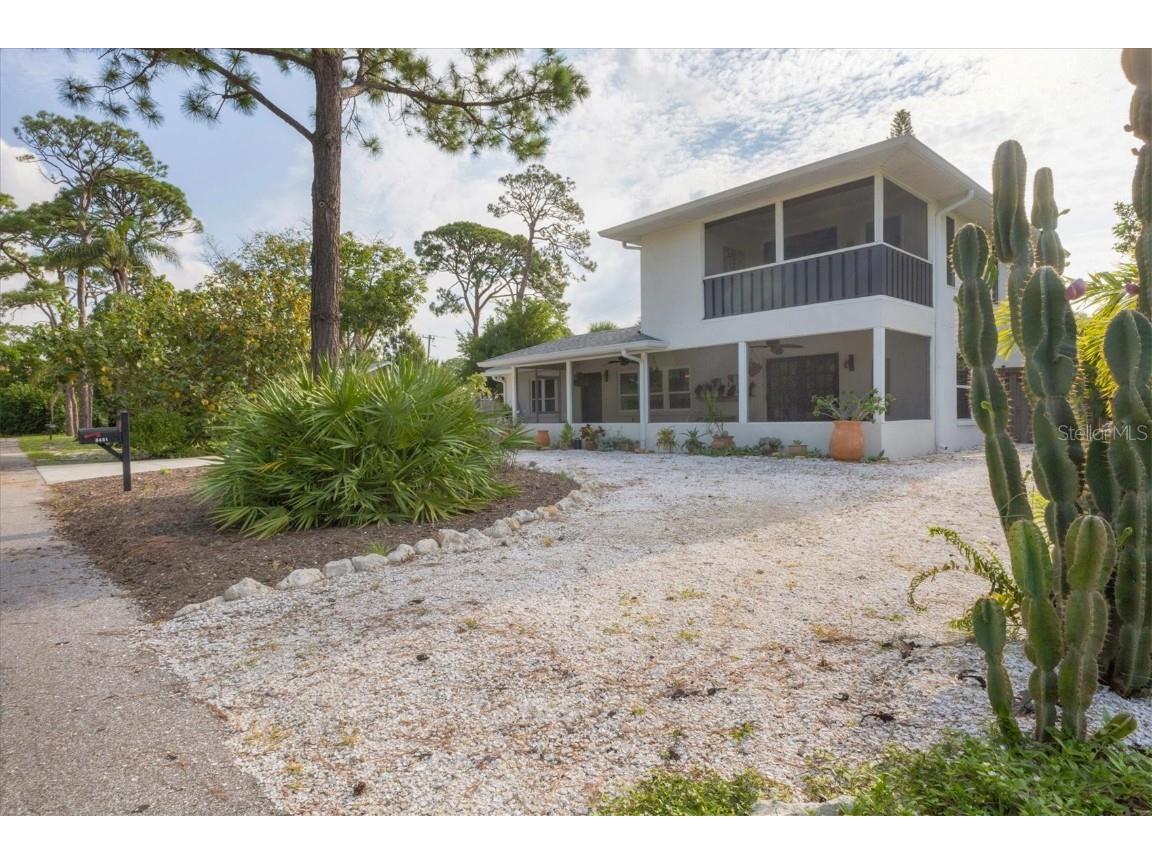 8481 Bay Breeze Lane Sarasota FL 34243 T3548047 image1
