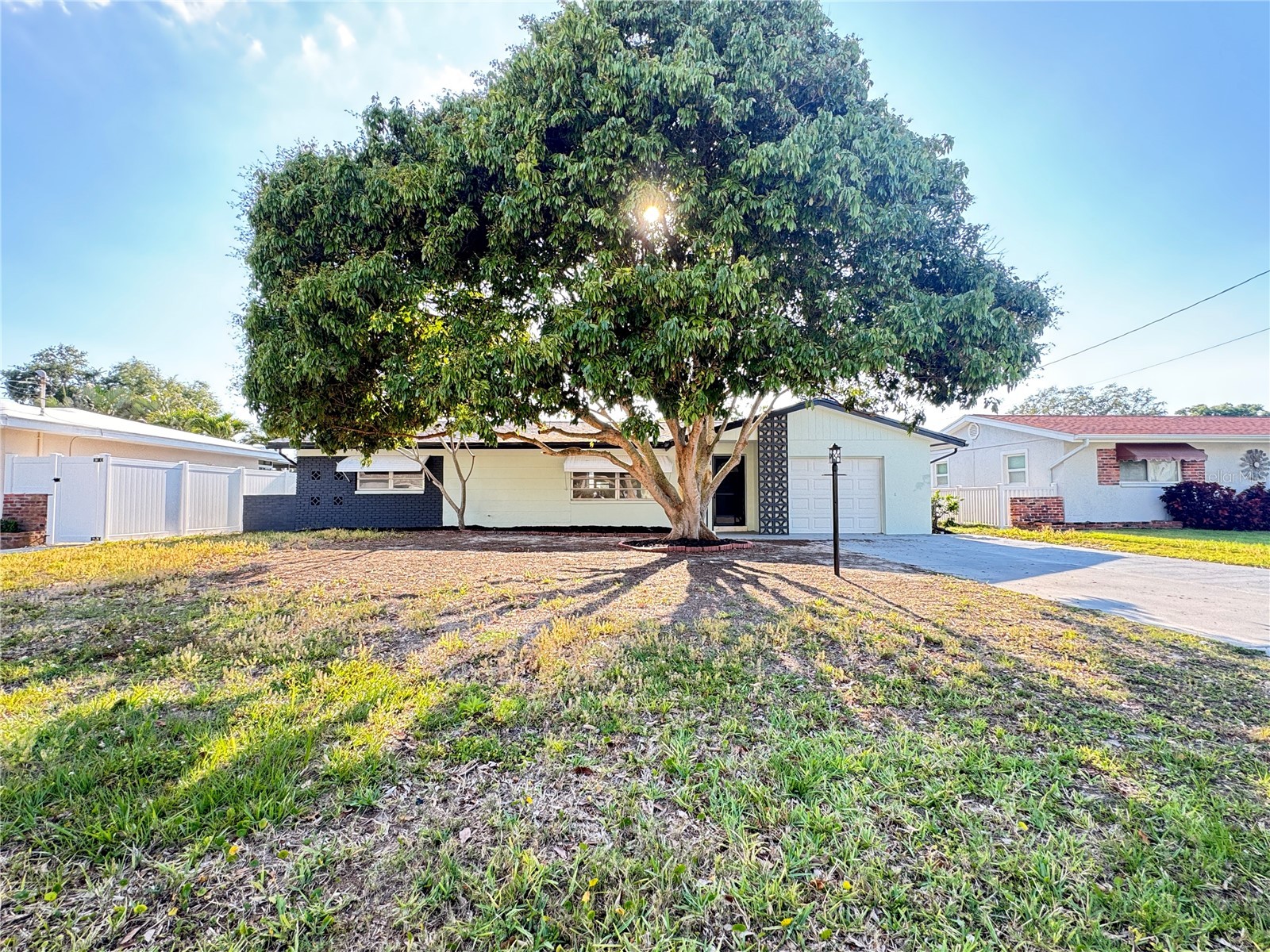 8484 120th Street Seminole FL 33772 TB8484194 image1