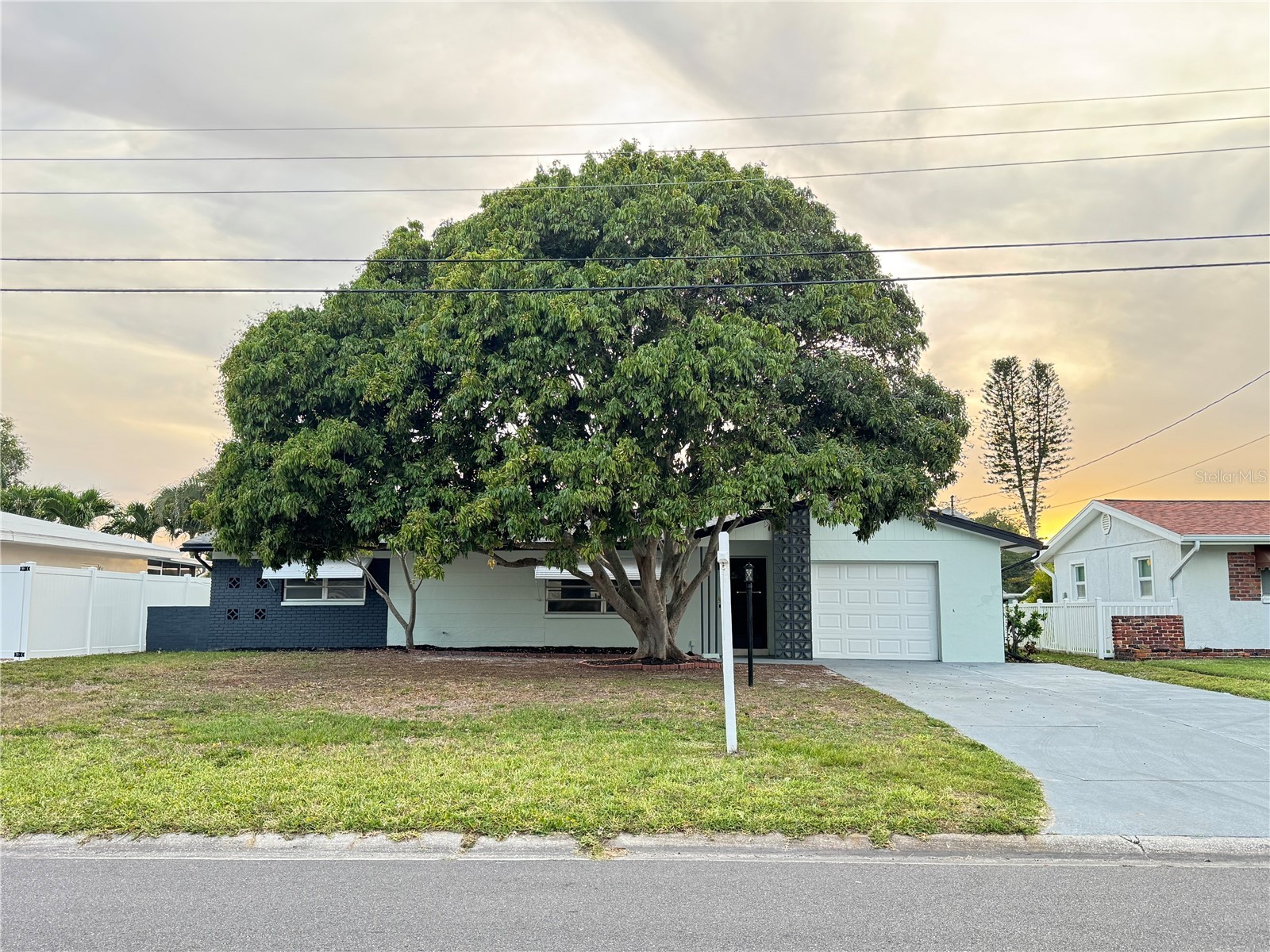 8484 120th Street Seminole FL 33772 TB8484194 image2