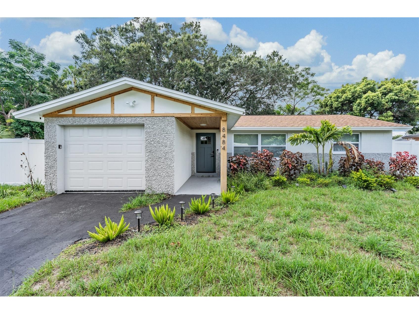 8484 Lantana Drive Seminole FL 33777 TB8311751 image1