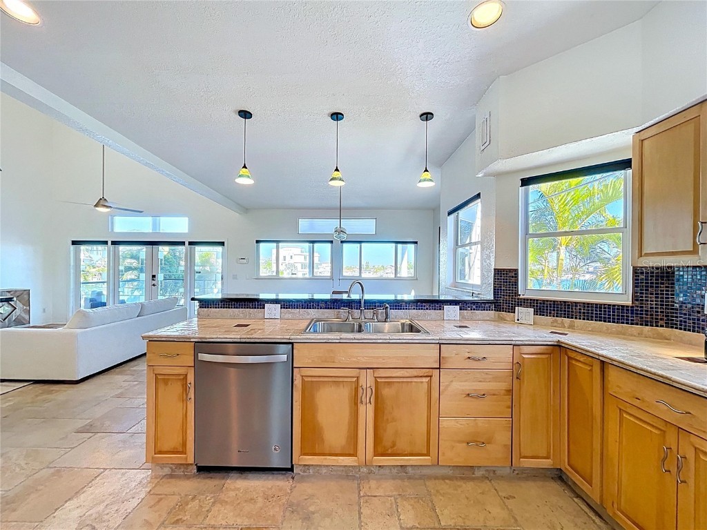 8485 Blind Pass Drive Treasure Island FL 33706 - BLIND PASS TB8445664 image11