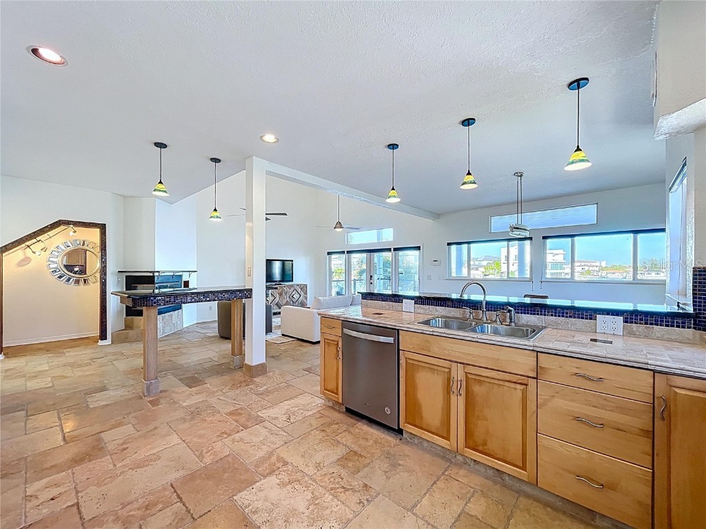 8485 Blind Pass Drive Treasure Island FL 33706 - BLIND PASS TB8445664 image9