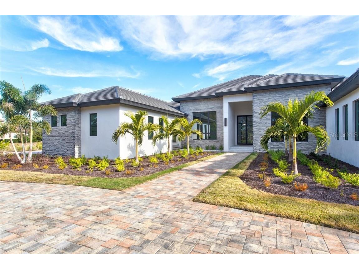 8487 Lindrick Lane Bradenton FL 34202 A4639518 image1