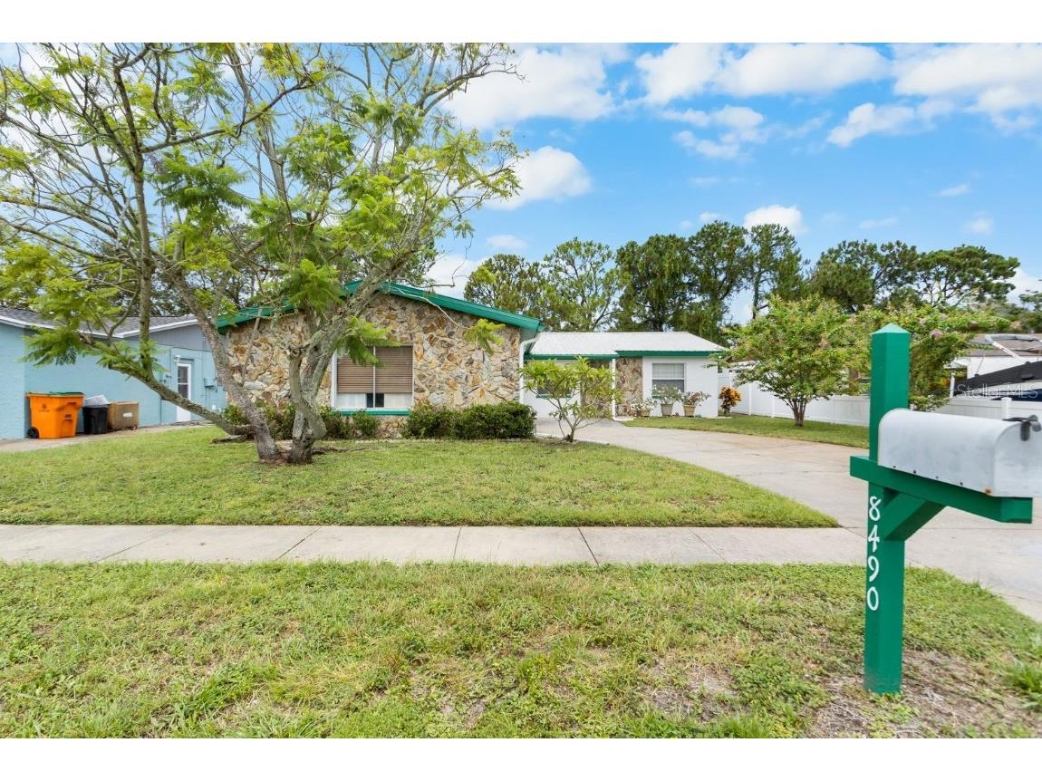 8490 91st Street Largo FL 33777 U8207709 image1