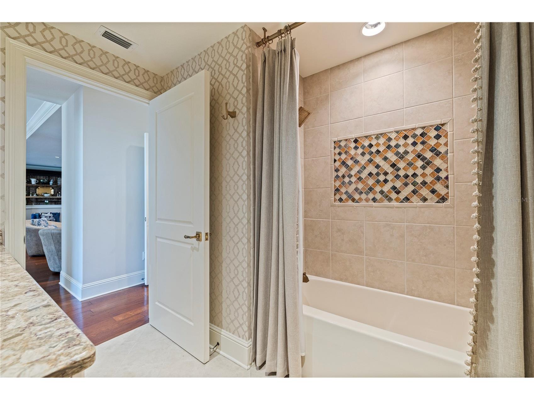 85 Belleview Boulevard #204 Belleair FL 33756 TB8421860 image30