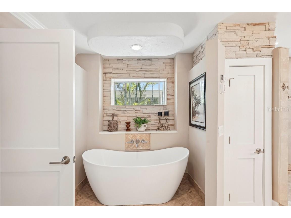 85 S Polk Drive Sarasota FL 34236 - SARASOTA BAY A4479064 image42