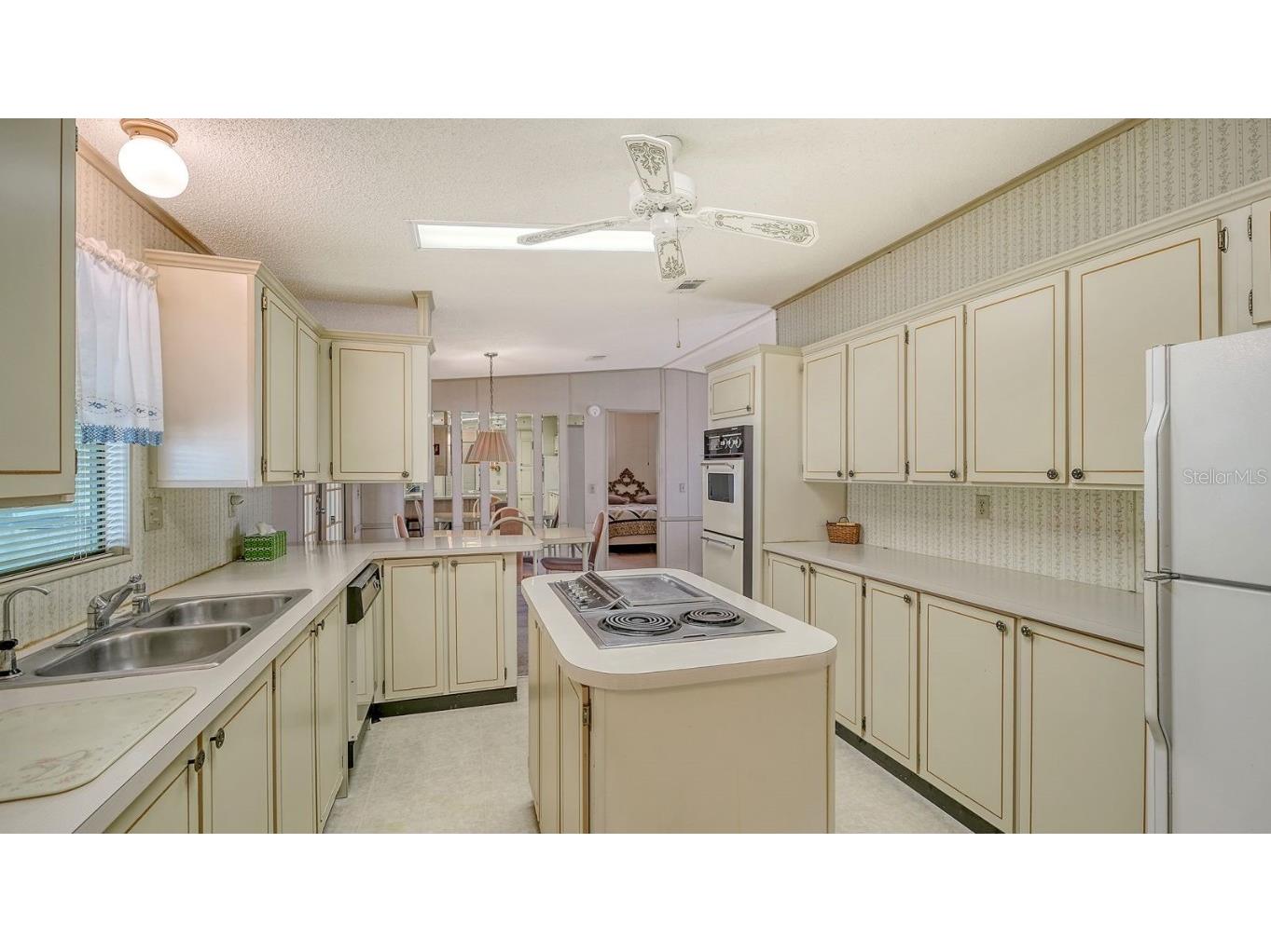 85 Southwinds Drive Sarasota FL 34231 A4666292 image11