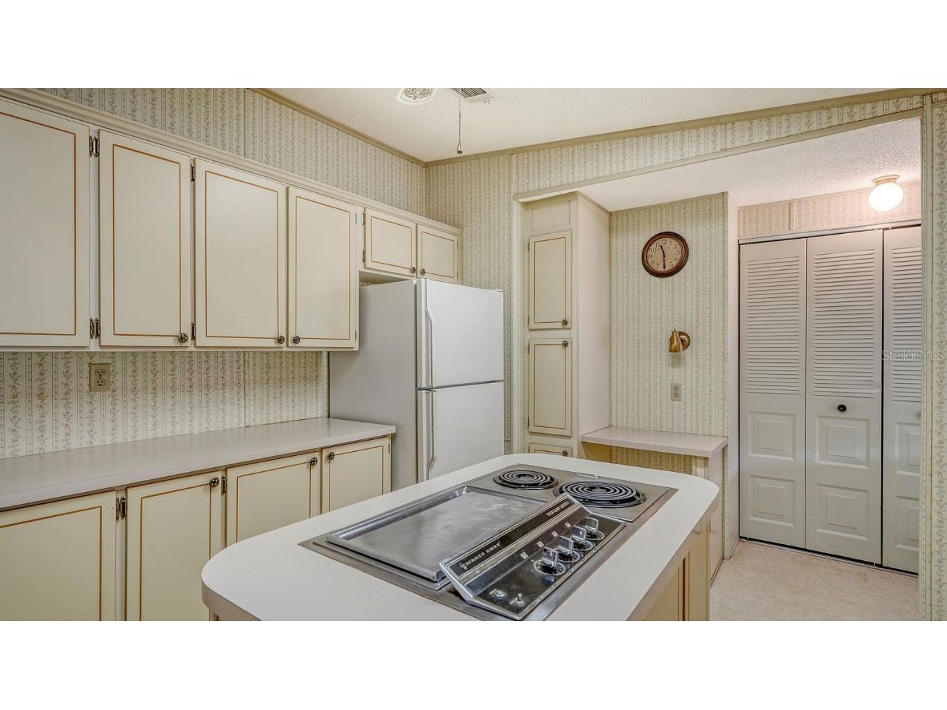 85 Southwinds Drive Sarasota FL 34231 A4666292 image12