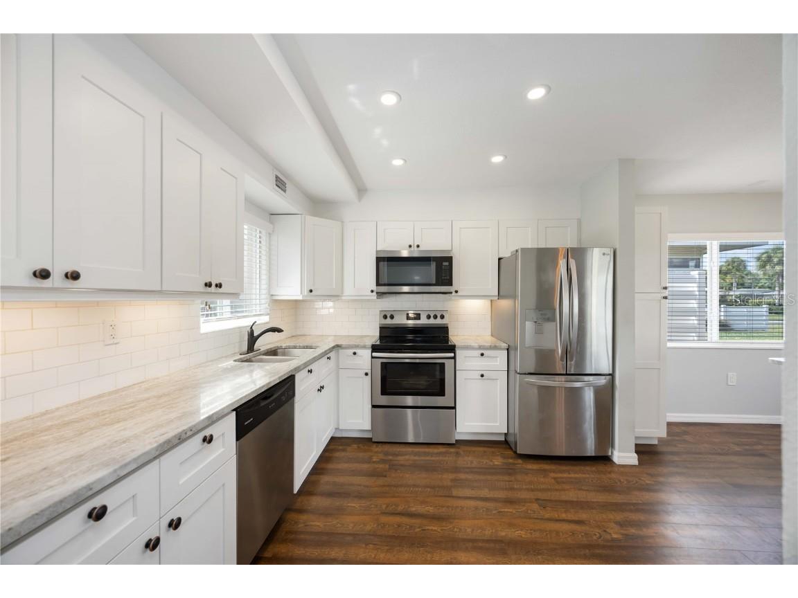 85 Strathmore Boulevard Sarasota FL 34233 A4670639 image10