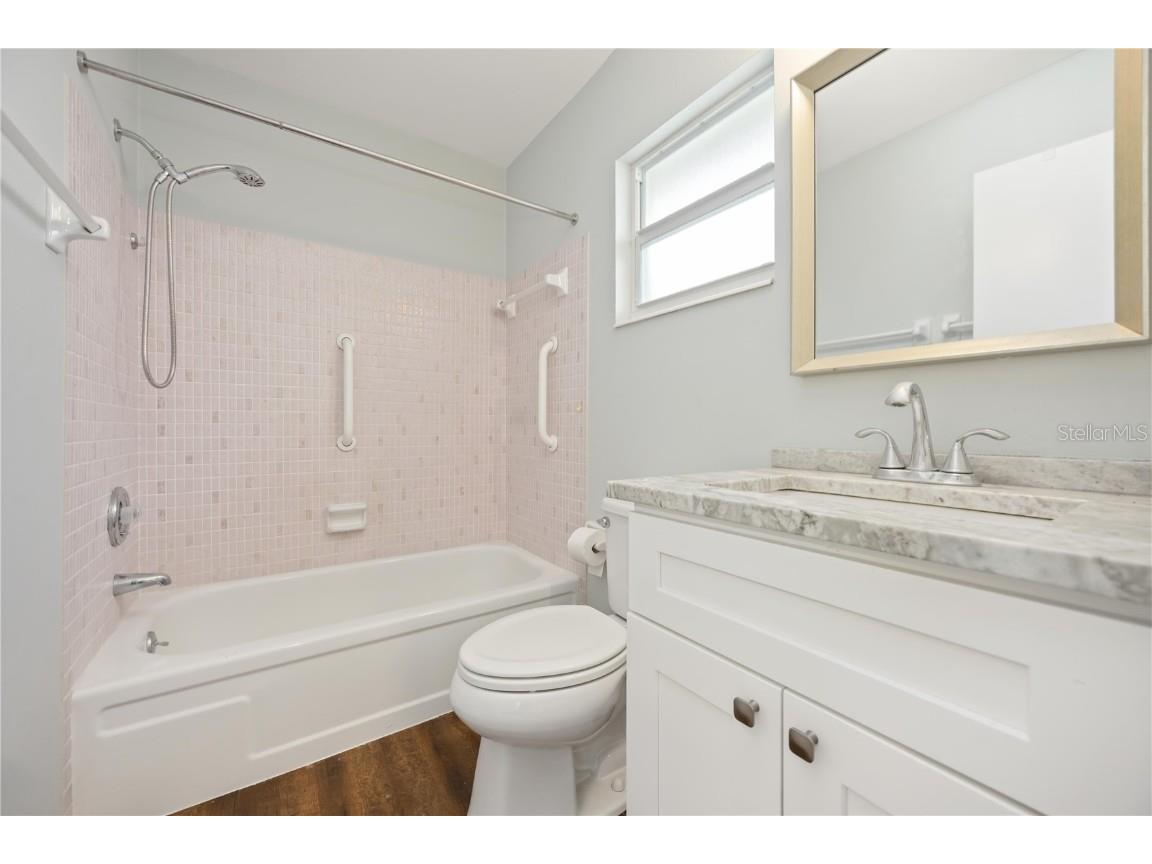 85 Strathmore Boulevard Sarasota FL 34233 A4670639 image16