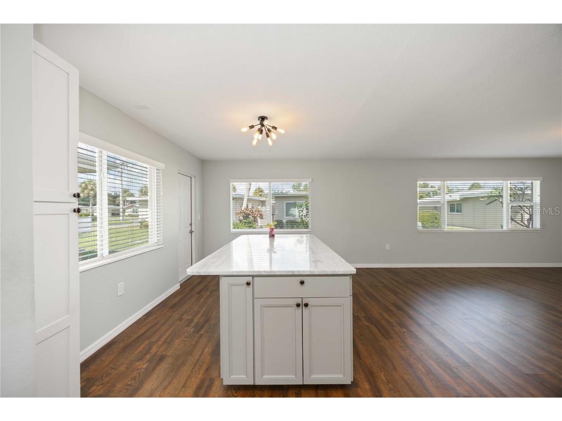 85 Strathmore Boulevard Sarasota FL 34233 A4670639 image5