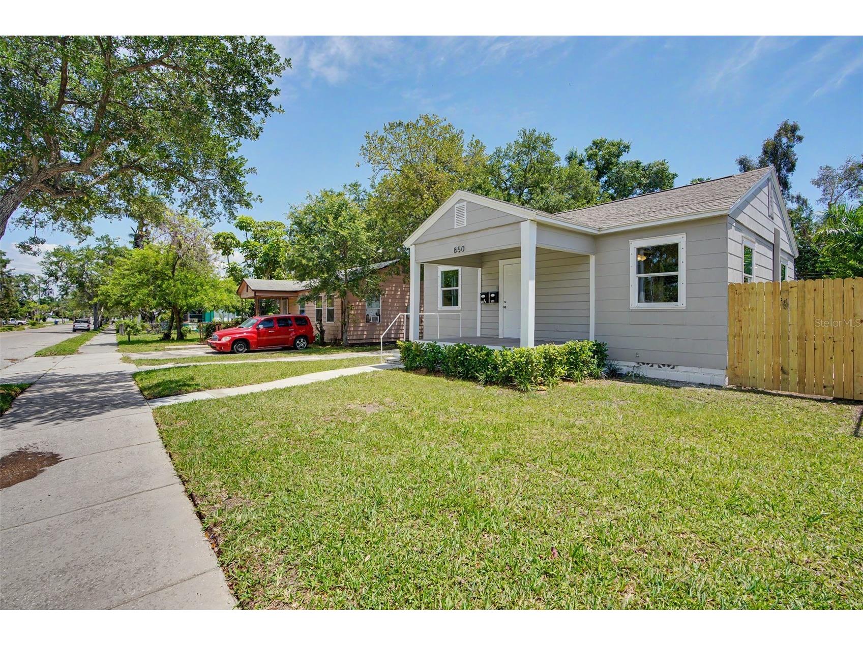 850 18th Avenue S Saint Petersburg FL 33705 TB8505764 image2