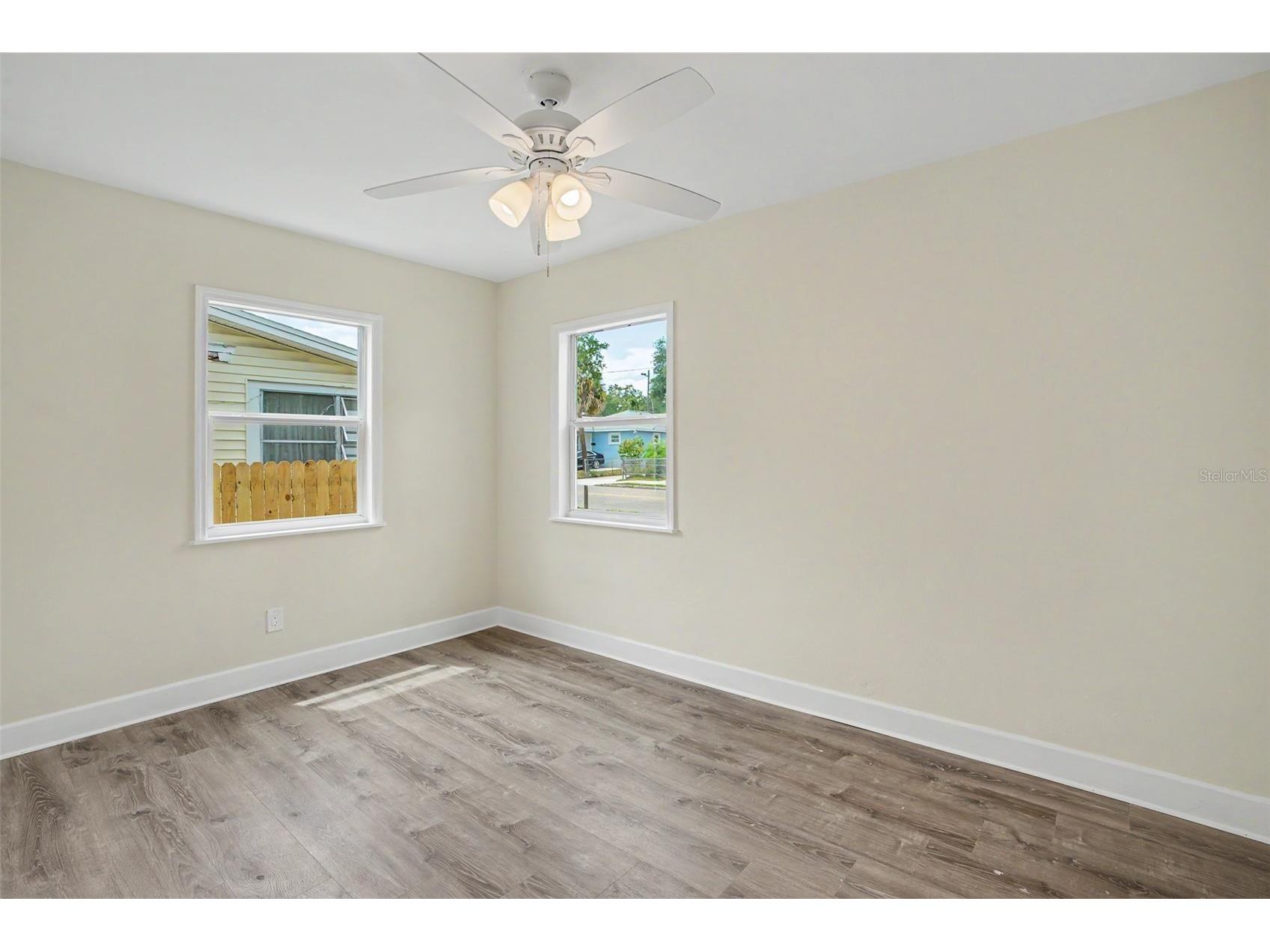 850 18th Avenue S Saint Petersburg FL 33705 TB8505764 image32