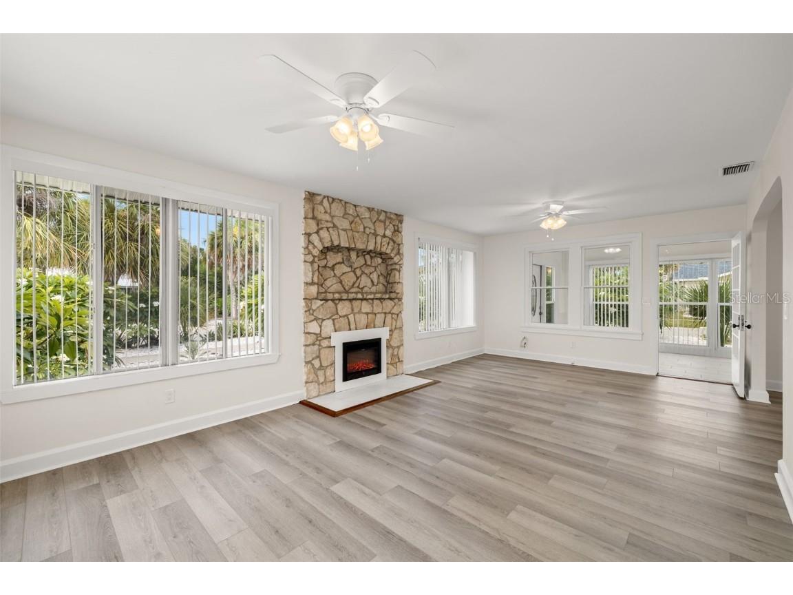 850 Mandalay Avenue Clearwater Beach FL 33767 TB8303509 image22