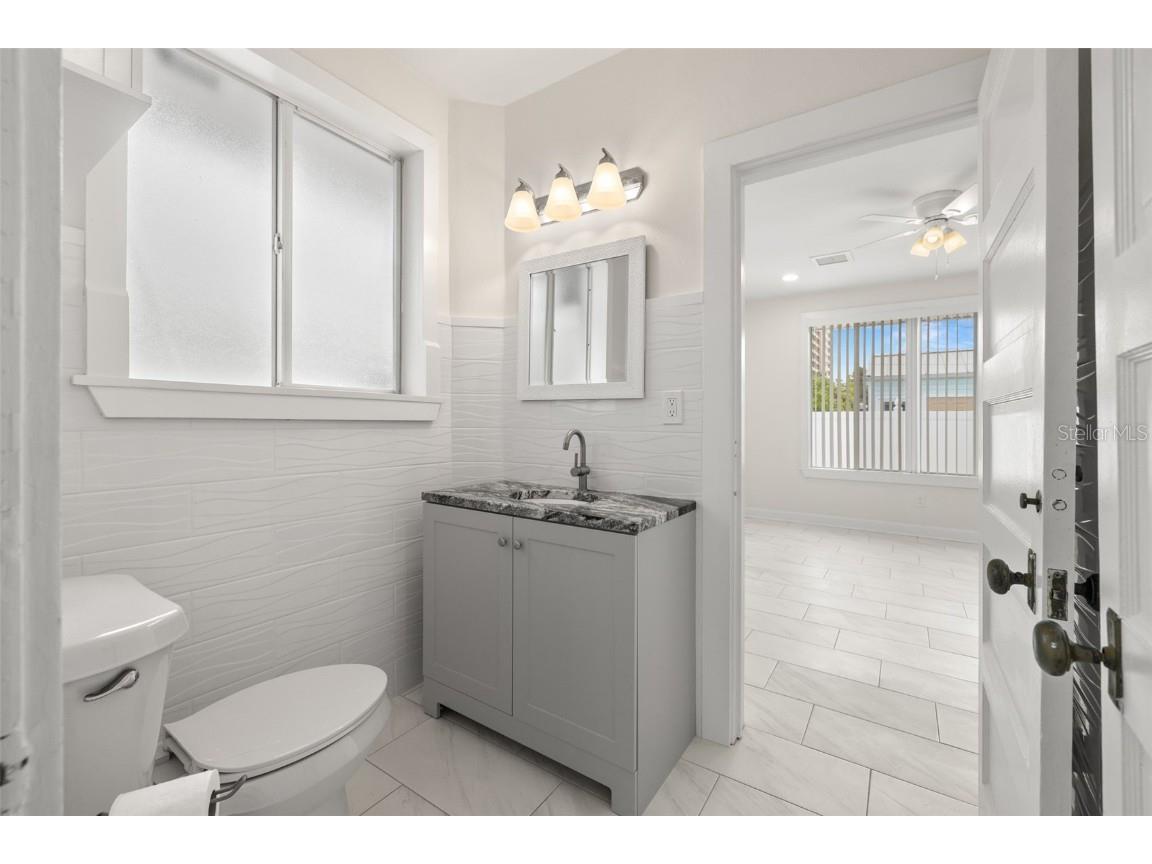 850 Mandalay Avenue Clearwater Beach FL 33767 TB8303509 image25