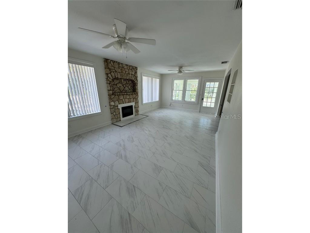 850 Mandalay Avenue Clearwater Beach FL 33767 TB8303509 image3