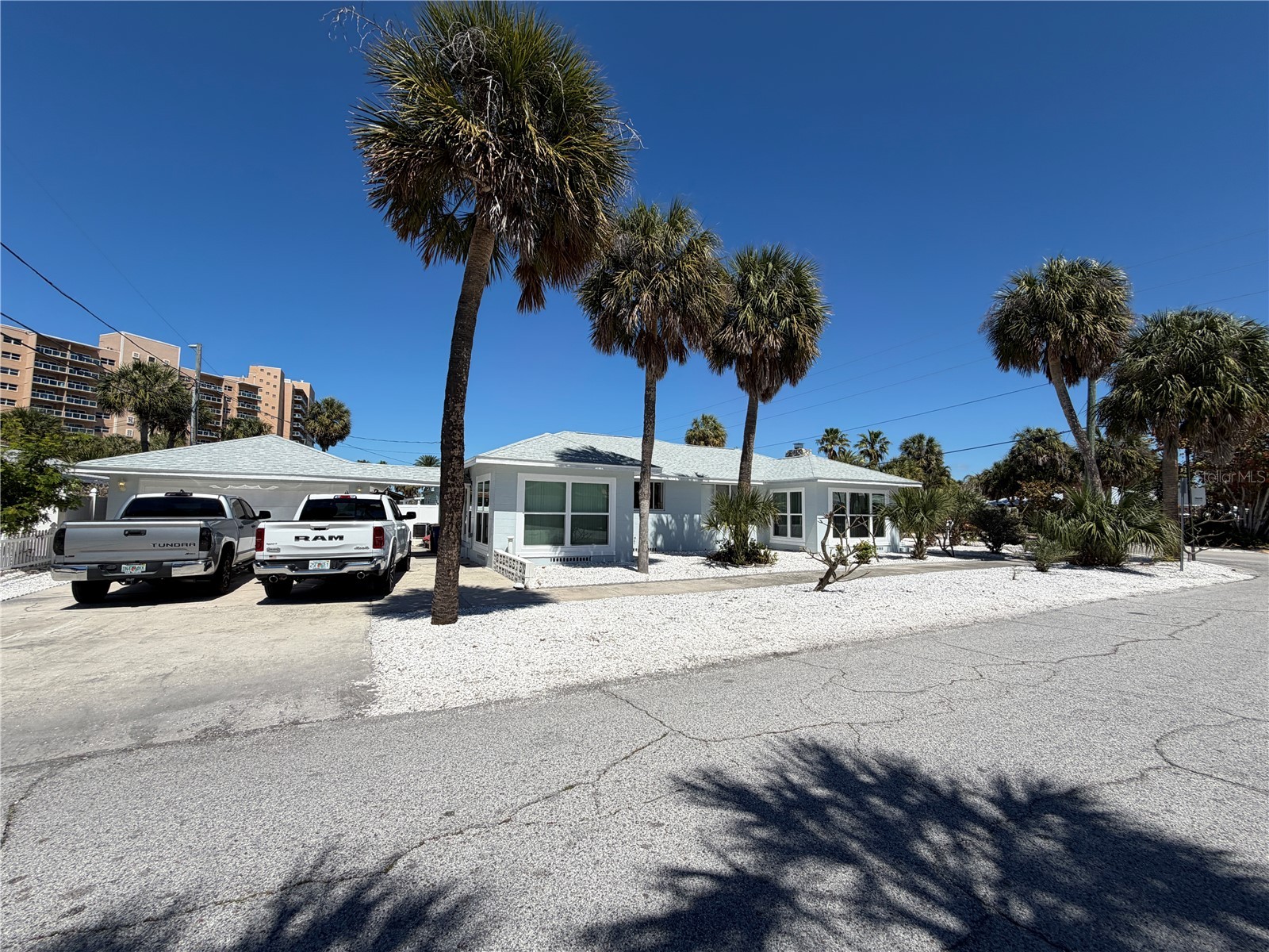 850 Mandalay Avenue Clearwater Beach FL 33767 TB8489421 image1