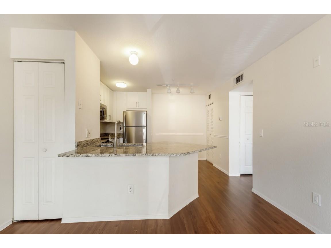 850 S Tamiami Trail #203 Sarasota FL 34236 A4652275 image9