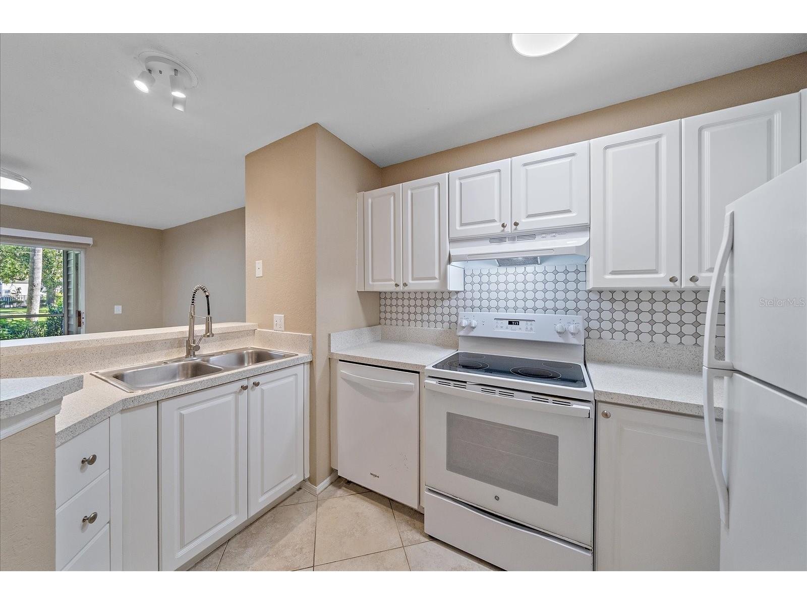 850 S Tamiami Trail #207 Sarasota FL 34236 A4665241 image11