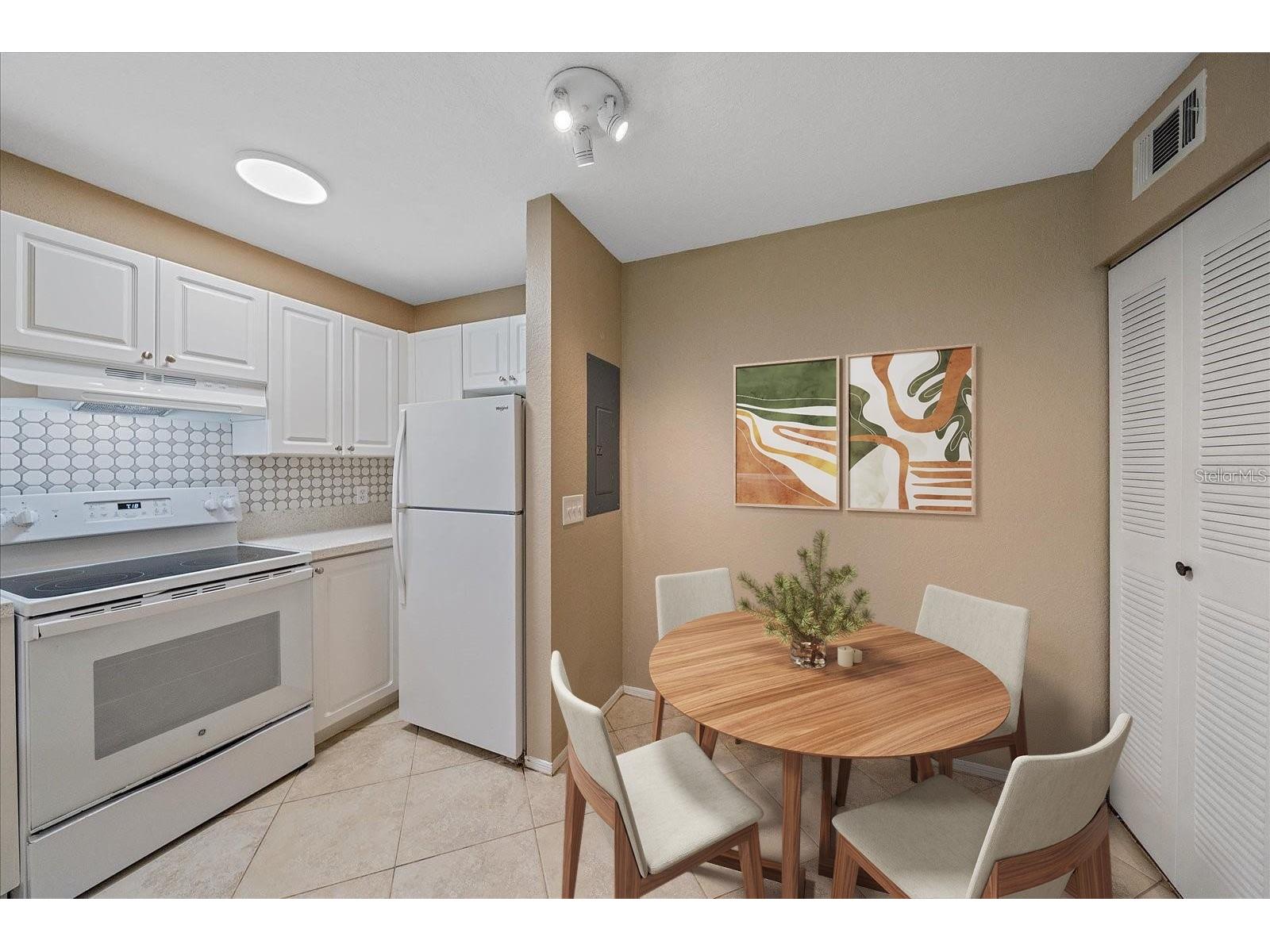 850 S Tamiami Trail #207 Sarasota FL 34236 A4665241 image12