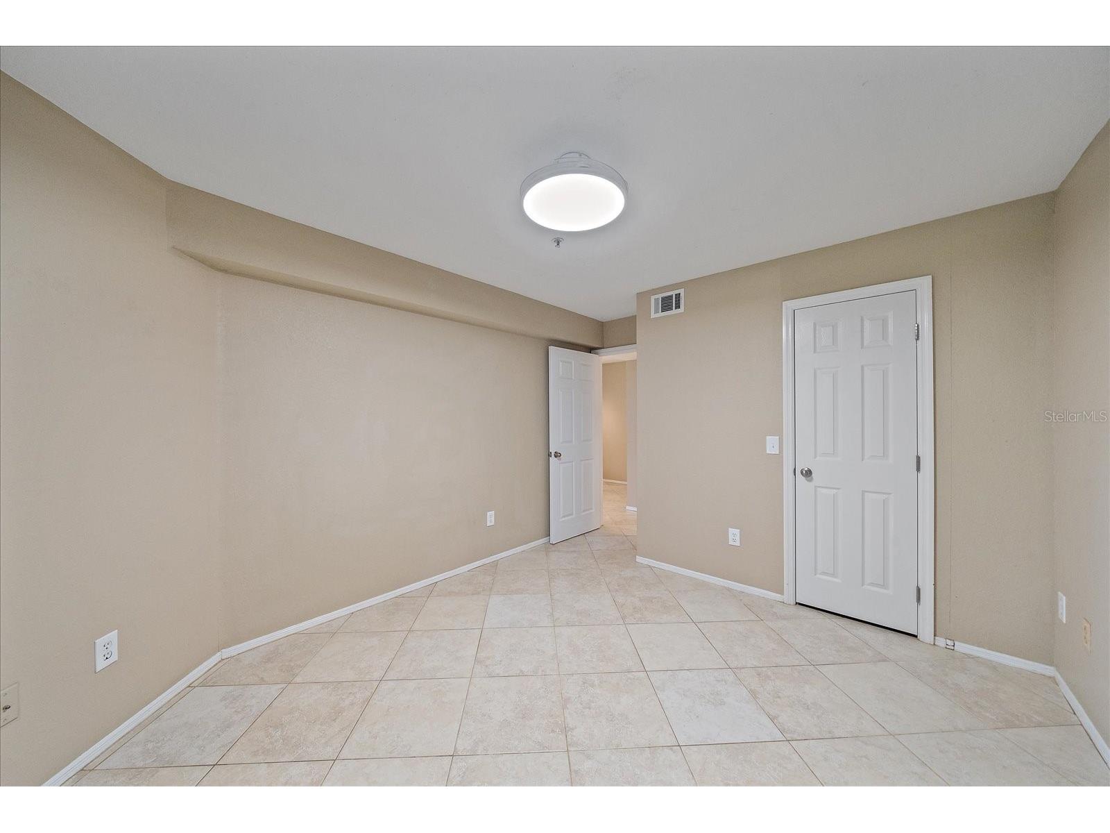 850 S Tamiami Trail #207 Sarasota FL 34236 A4665241 image17