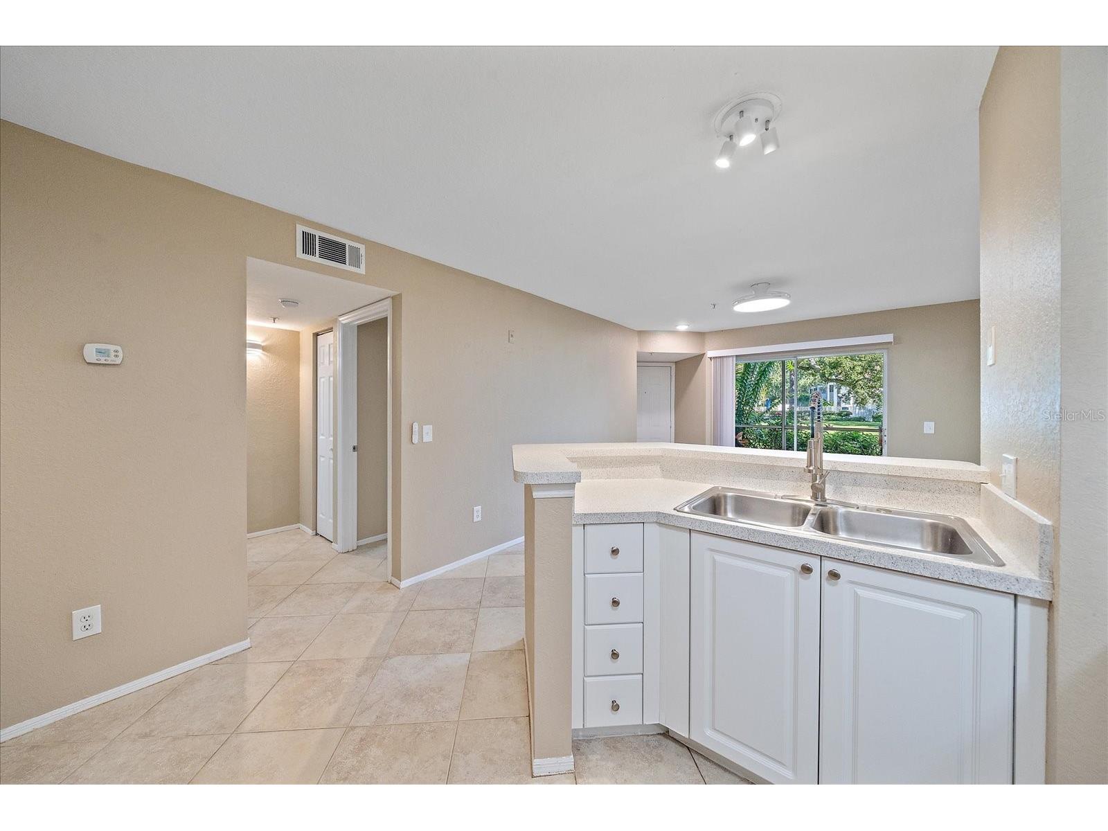 850 S Tamiami Trail #207 Sarasota FL 34236 A4665241 image9