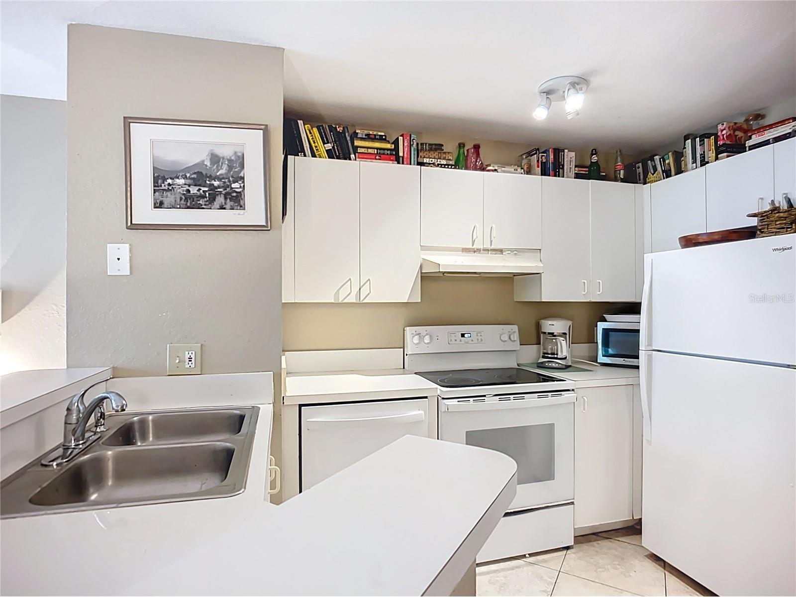 850 S Tamiami Trail #207 Sarasota FL 34236 A4692567 image7