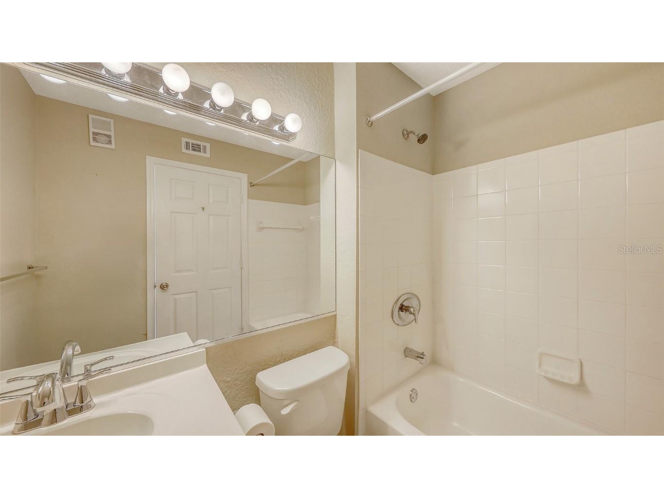 850 S Tamiami Trail #301 Sarasota FL 34236 A4640584 image13