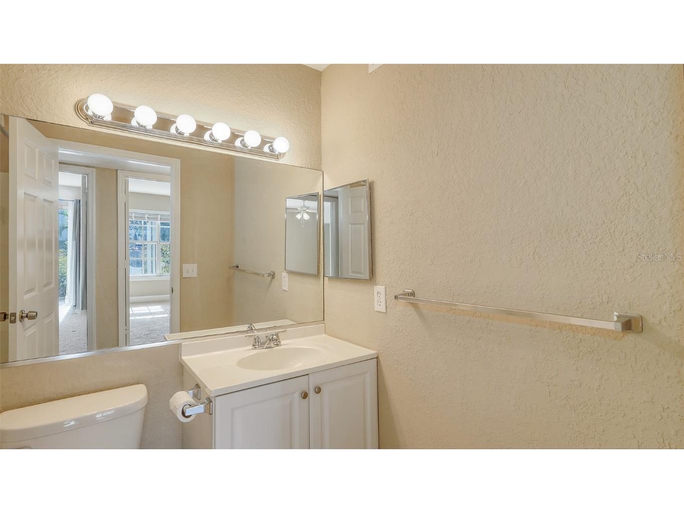 850 S Tamiami Trail #301 Sarasota FL 34236 A4640584 image17