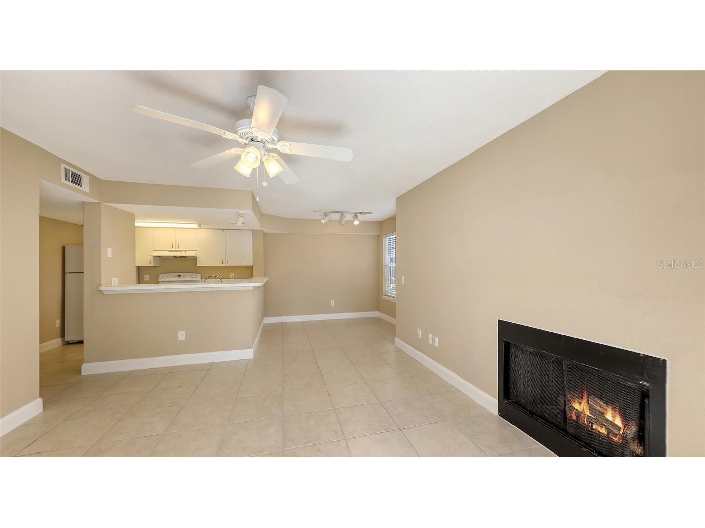 850 S Tamiami Trail #301 Sarasota FL 34236 A4640584 image2