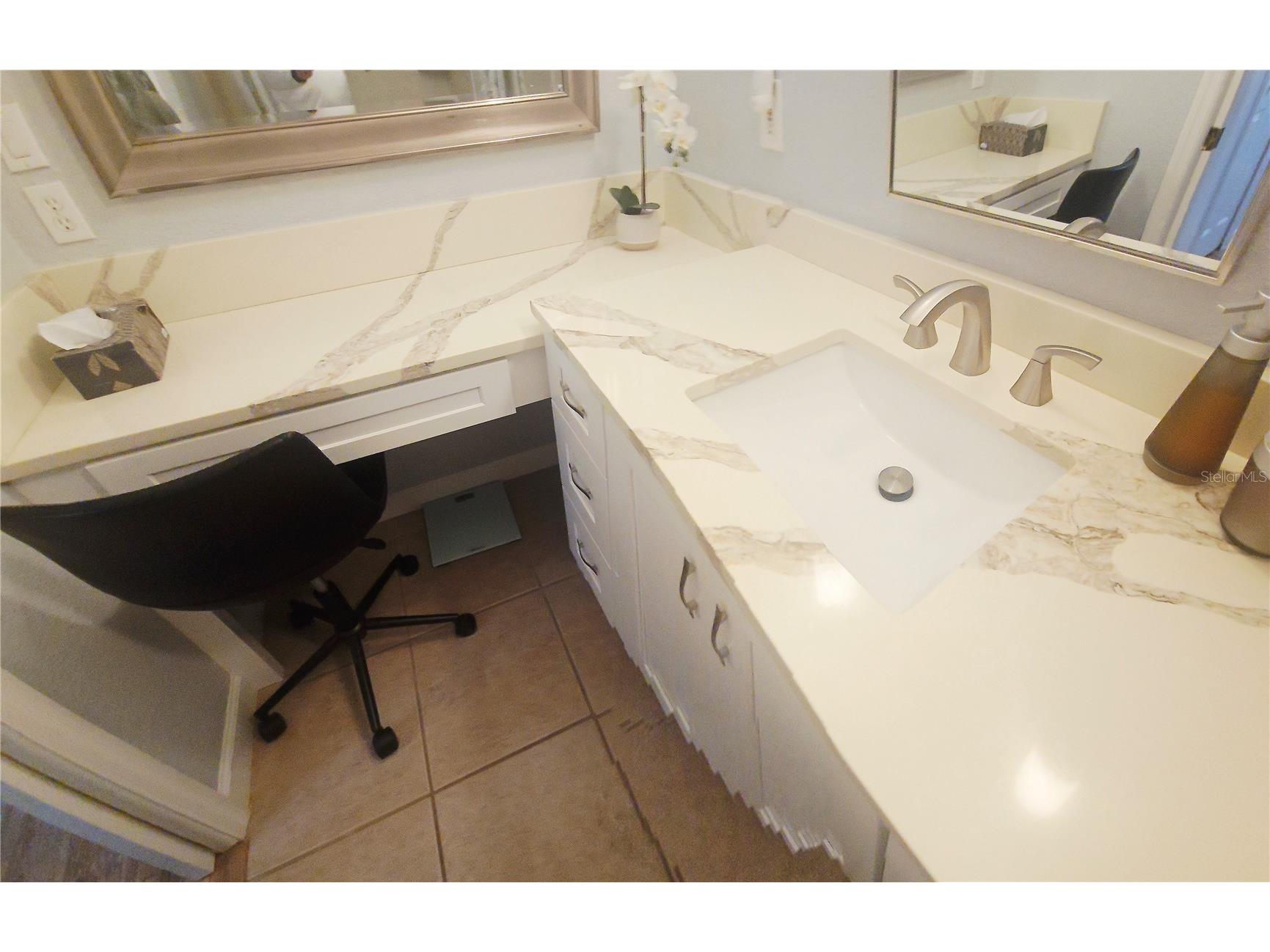 850 S Tamiami Trail #308 Sarasota FL 34236 - HUDSON BAYOU A4689921 image18