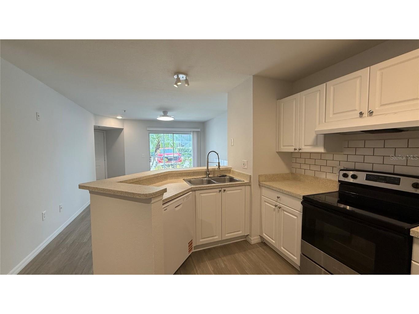 850 S Tamiami Trail #401 Sarasota FL 34236 A4653131 image6