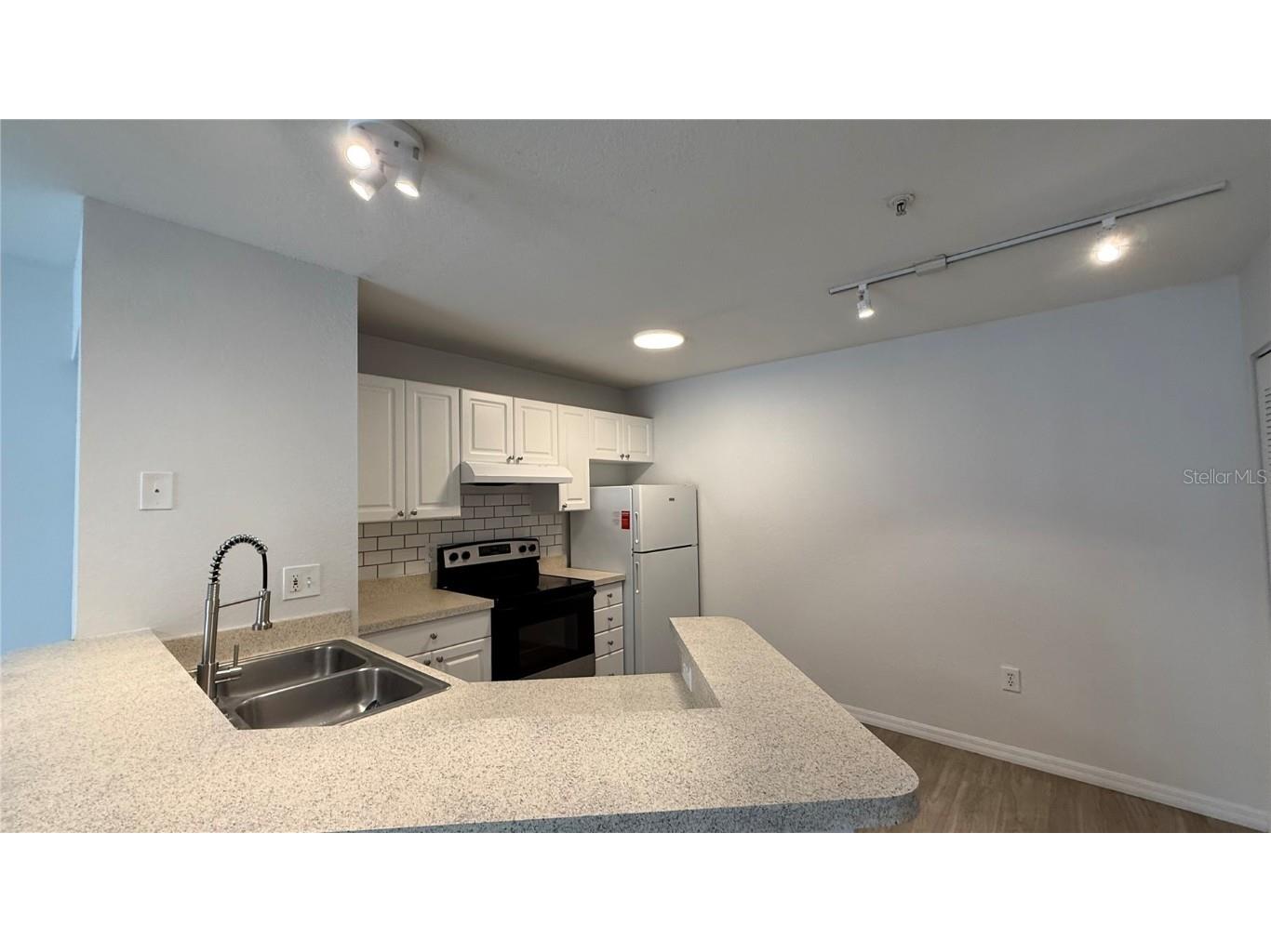 850 S Tamiami Trail #401 Sarasota FL 34236 A4653131 image9