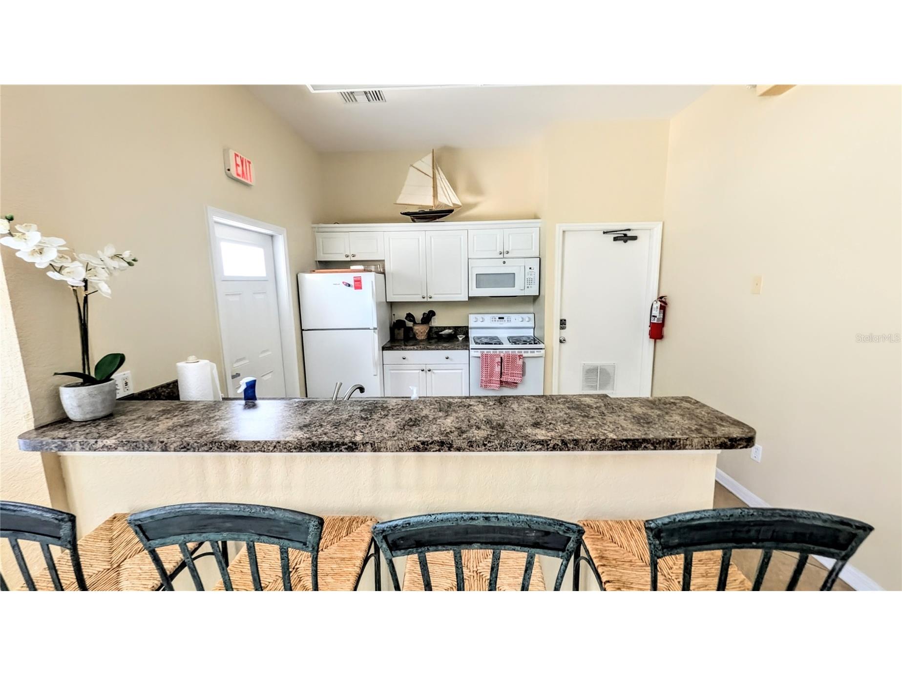 850 S Tamiami Trail #409 Sarasota FL 34236 A4692538 image34