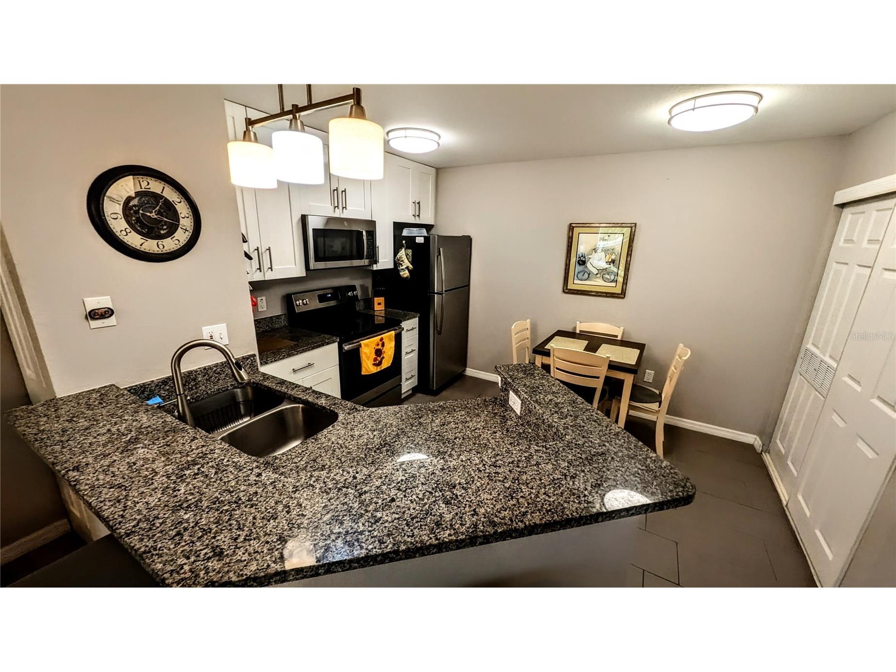 850 S Tamiami Trail #409 Sarasota FL 34236 A4692538 image4