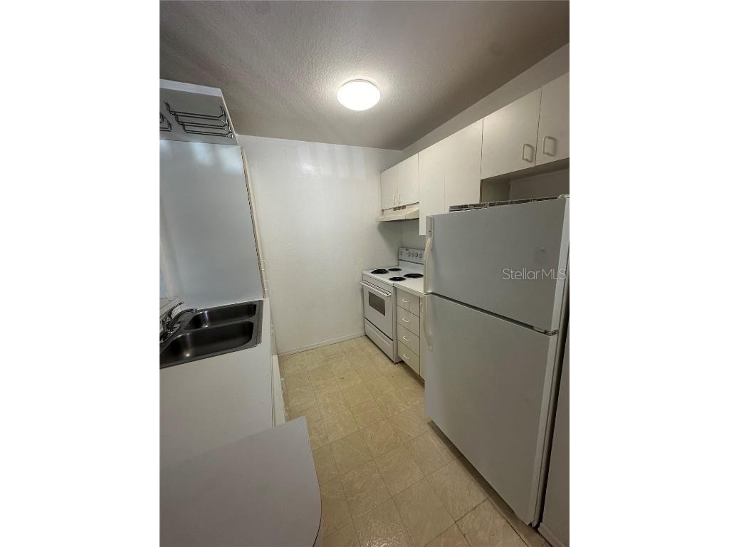 850 S Tamiami Trail #425 Sarasota FL 34236 A4661505 image5