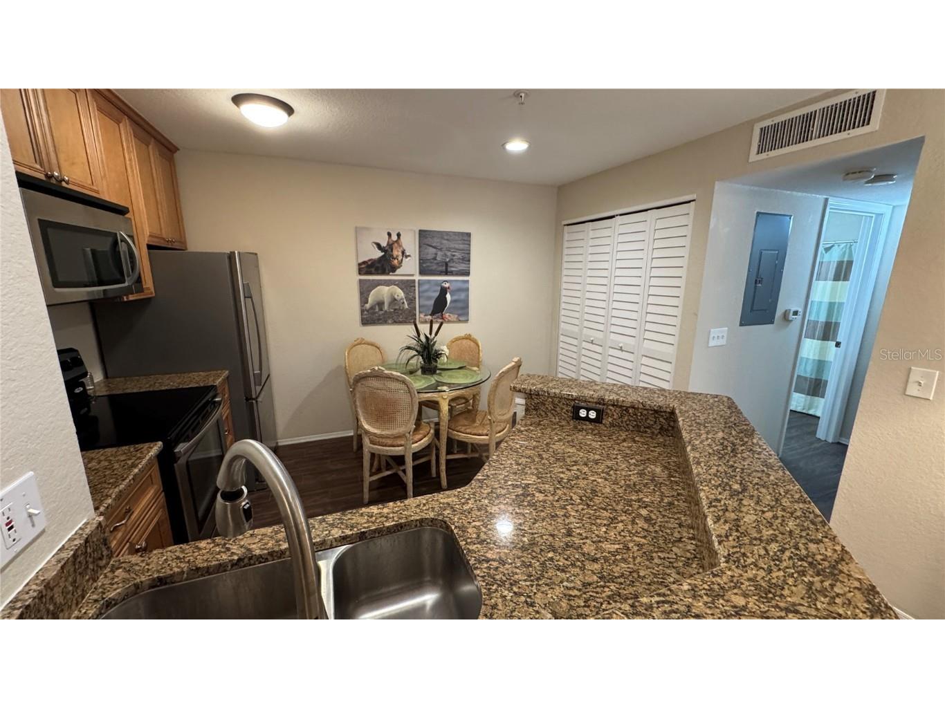 850 S Tamiami Trail #603 Sarasota FL 34236 A4673105 image10