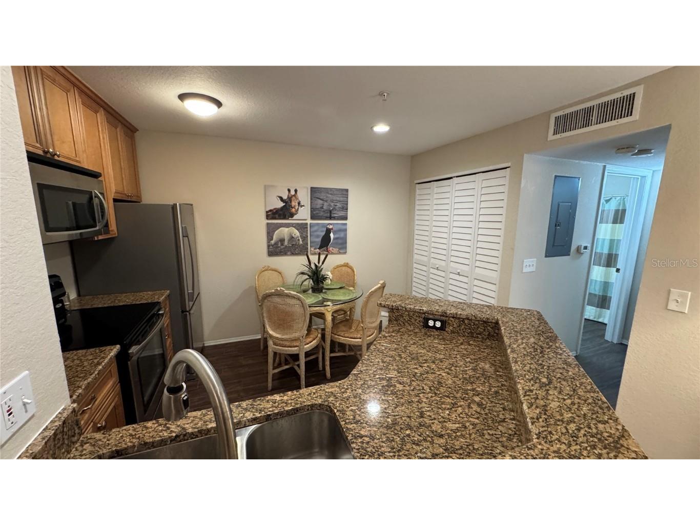 850 S Tamiami Trail #603 Sarasota FL 34236 A4673105 image9