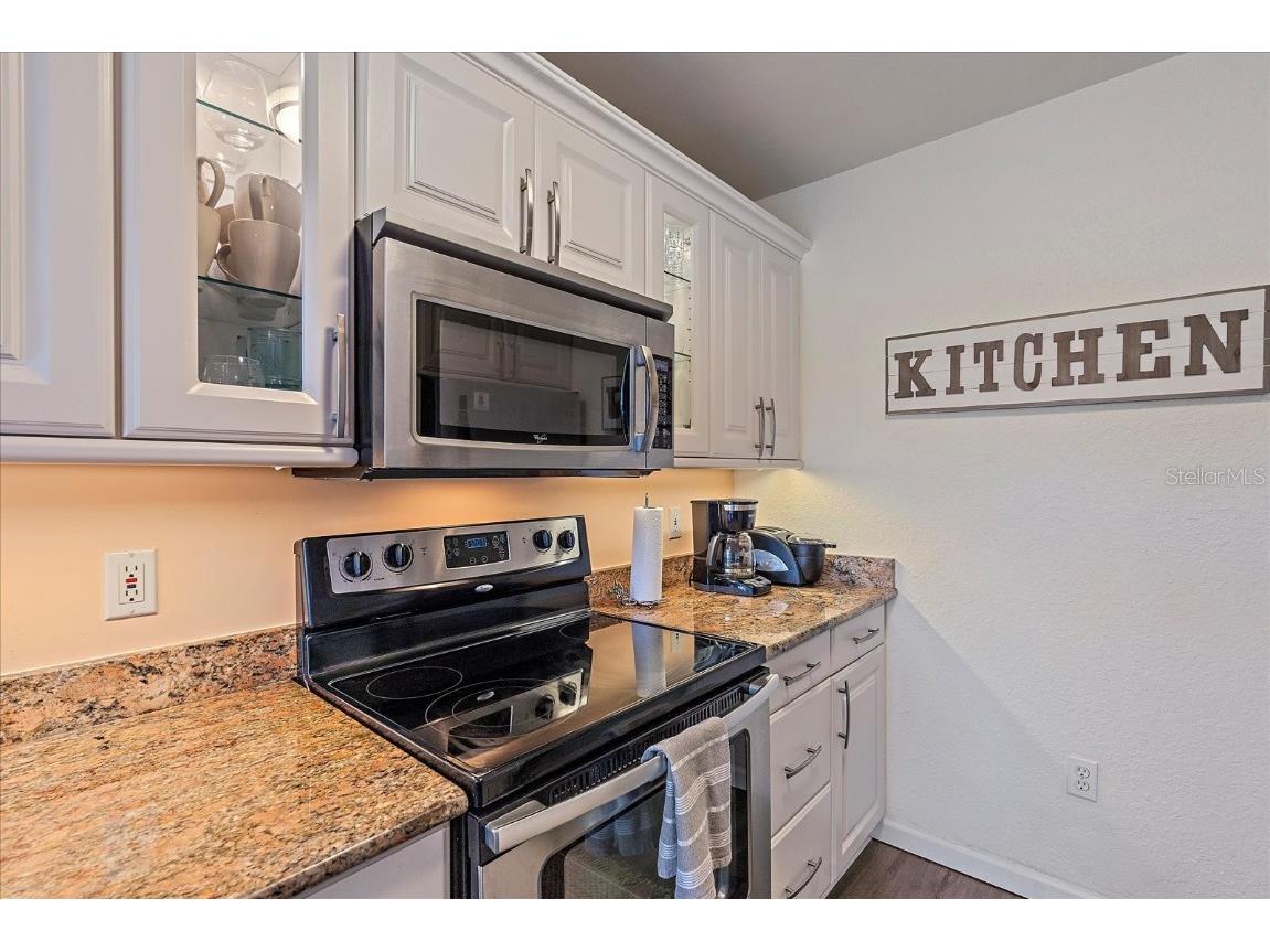 850 S Tamiami Trail #725 Sarasota FL 34236 A4630372 image9