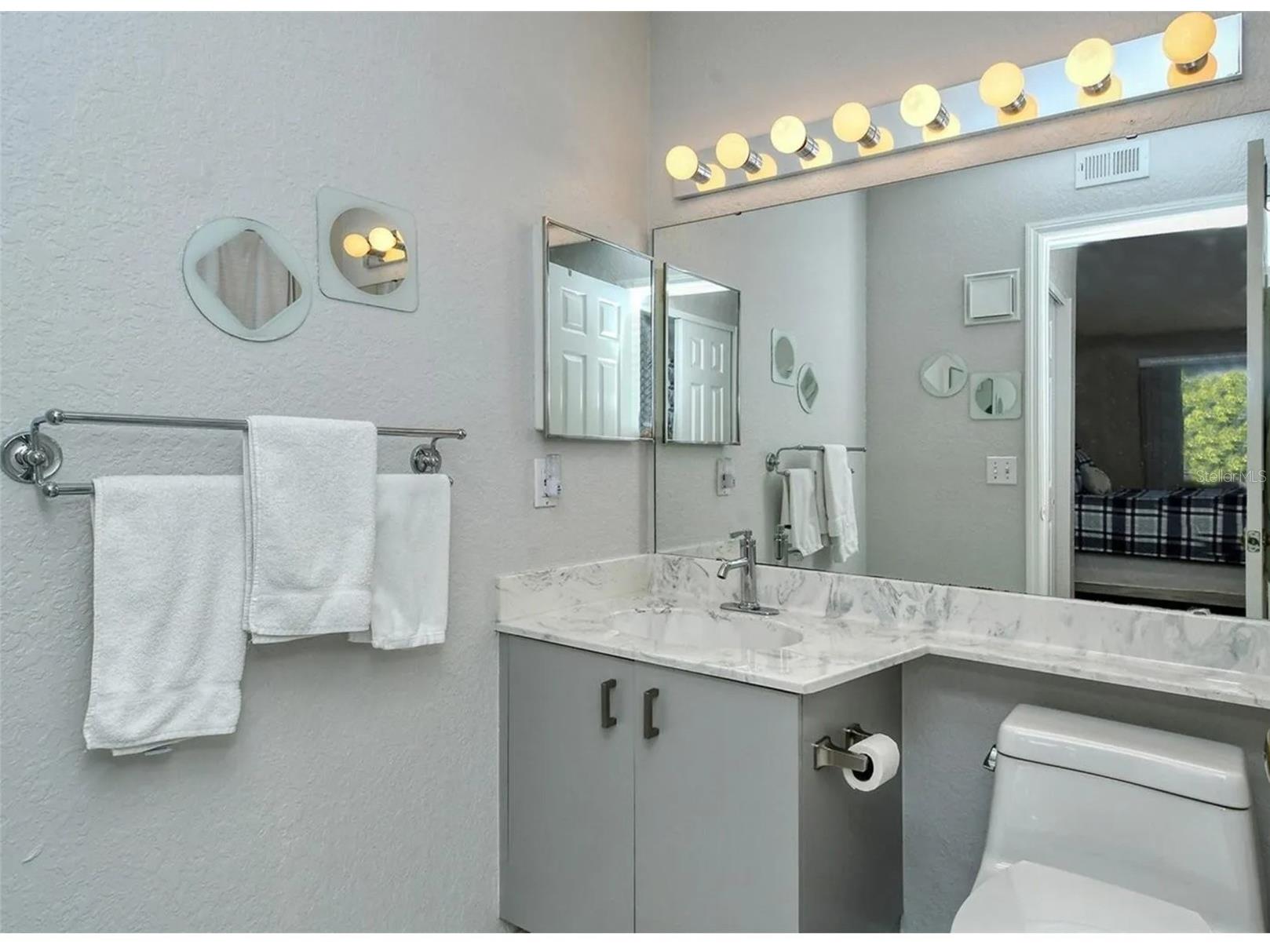 850 S Tamiami Trail #801 Sarasota FL 34236 - HUDSON BAYOU TB8515223 image11
