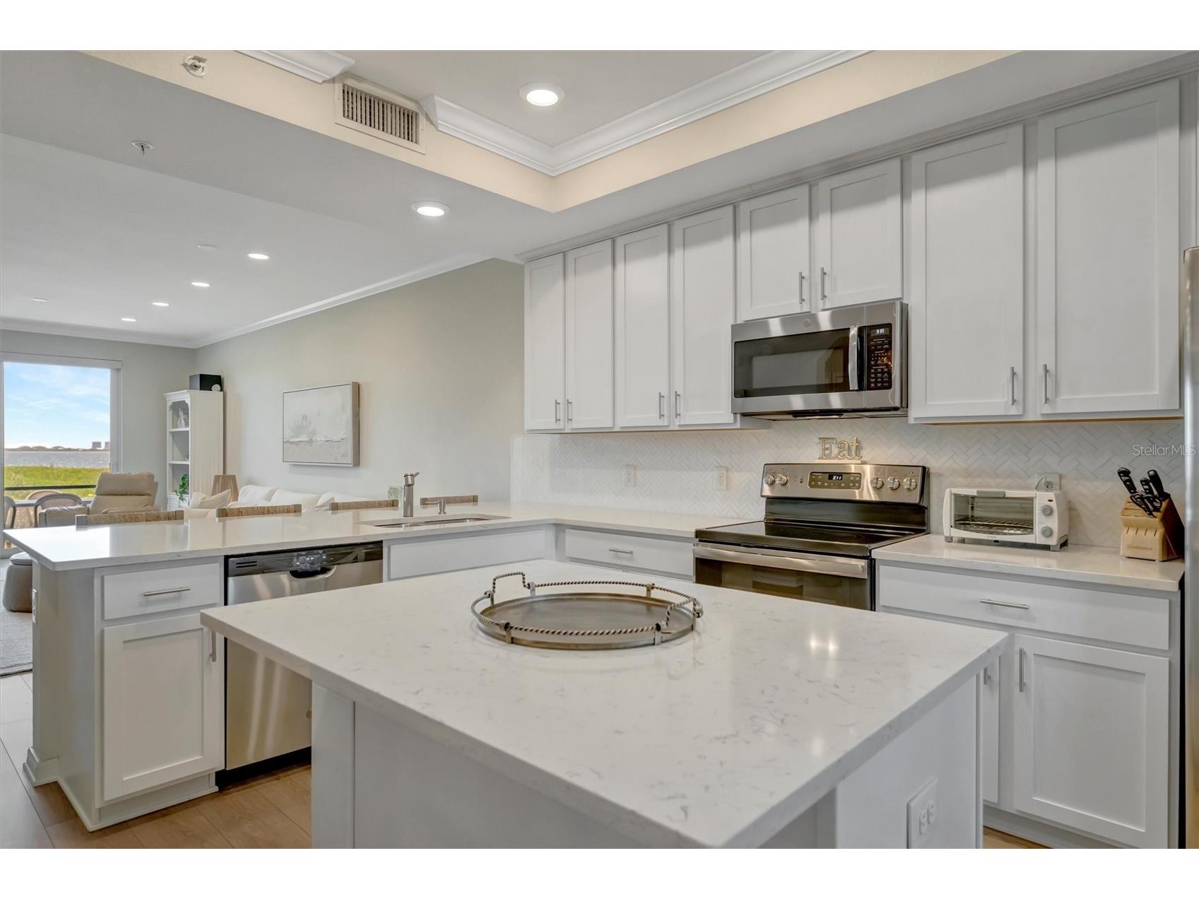 850 Tidewater Shores Loop #105 Bradenton FL 34208 - MANATEE RIVER A4693447 image6